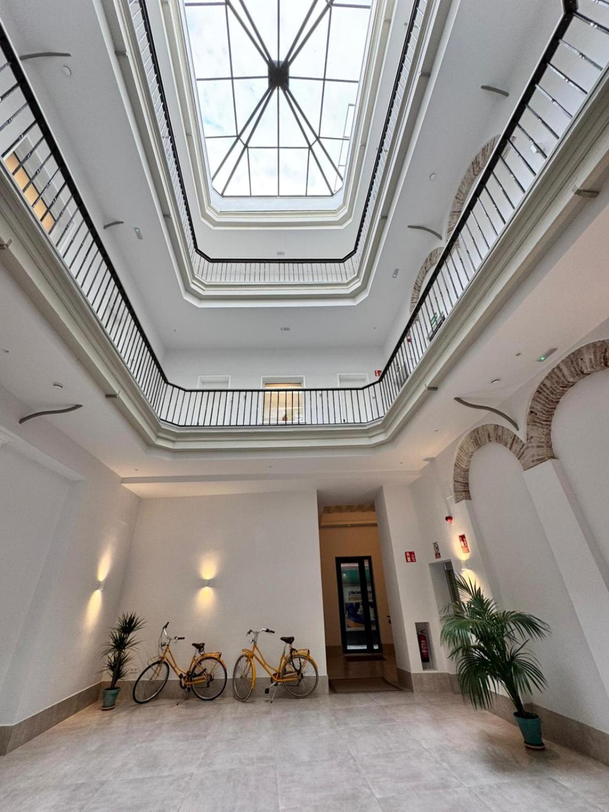 Qe Apartments Кадис Екстериор снимка