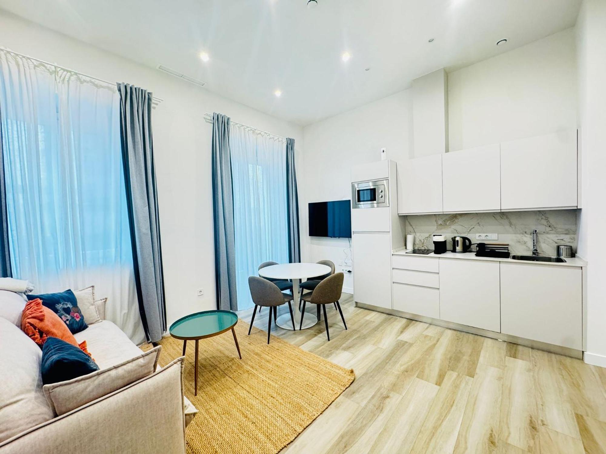 Qe Apartments Кадис Екстериор снимка