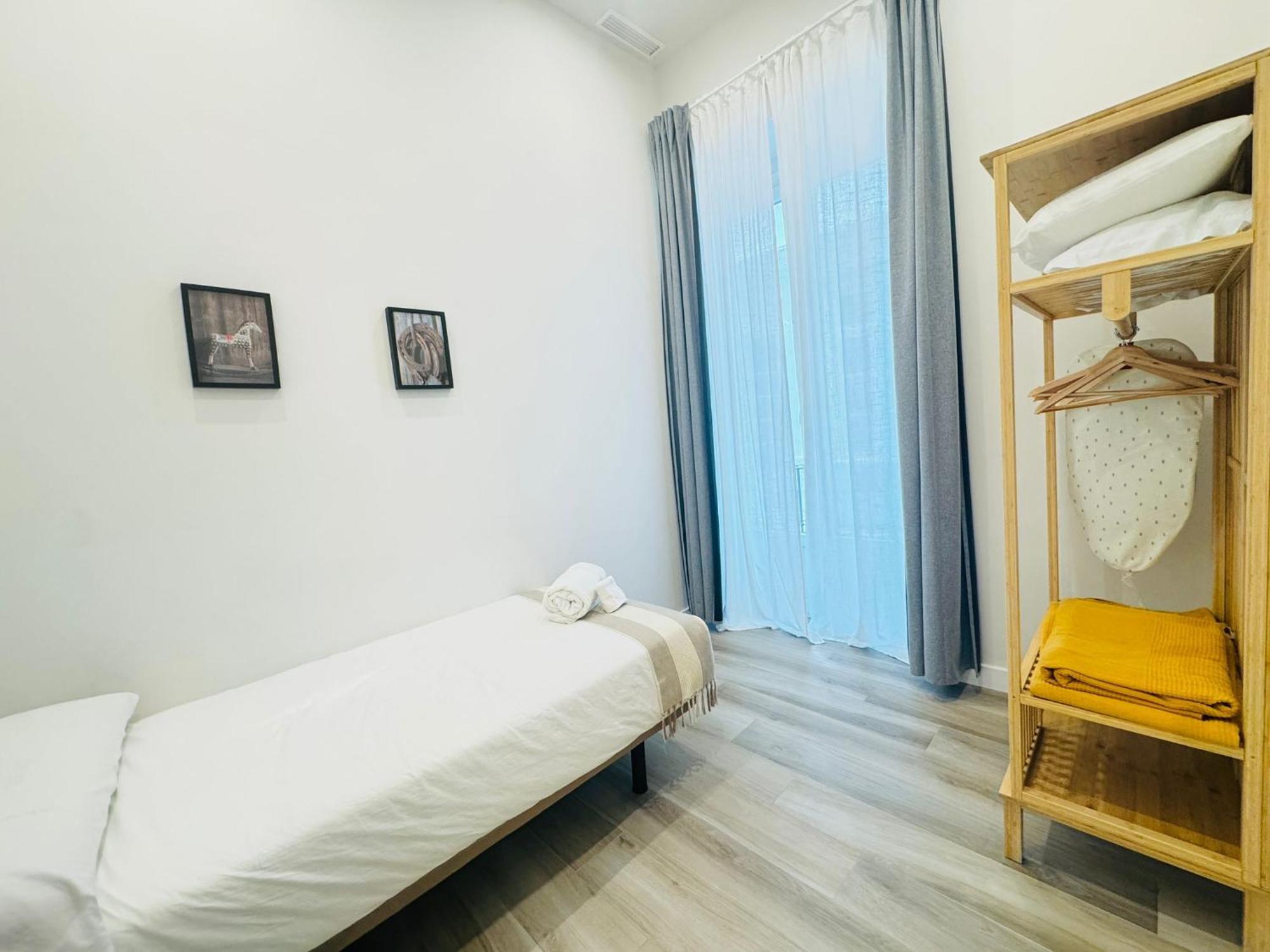 Qe Apartments Кадис Екстериор снимка